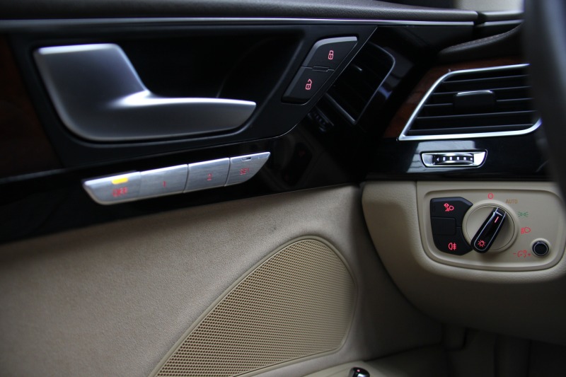 Audi A8 Quattro/LED/Navi/Подгрев, снимка 15 - Автомобили и джипове - 39322416