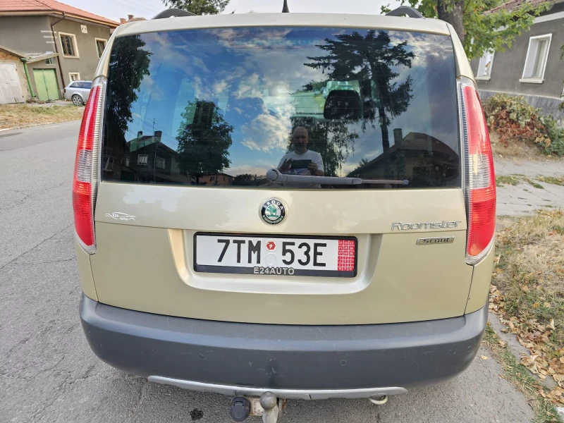 Skoda Roomster SCOUT , снимка 6 - Автомобили и джипове - 46951945