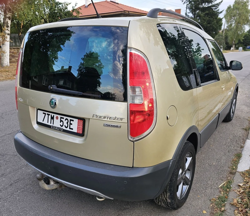 Skoda Roomster SCOUT , снимка 7 - Автомобили и джипове - 46951945