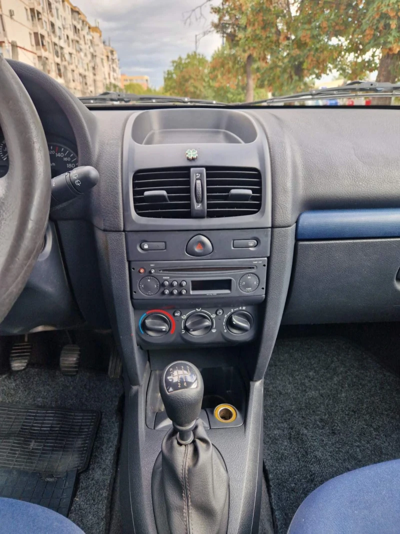 Renault Clio 1.2, снимка 10 - Автомобили и джипове - 47263461