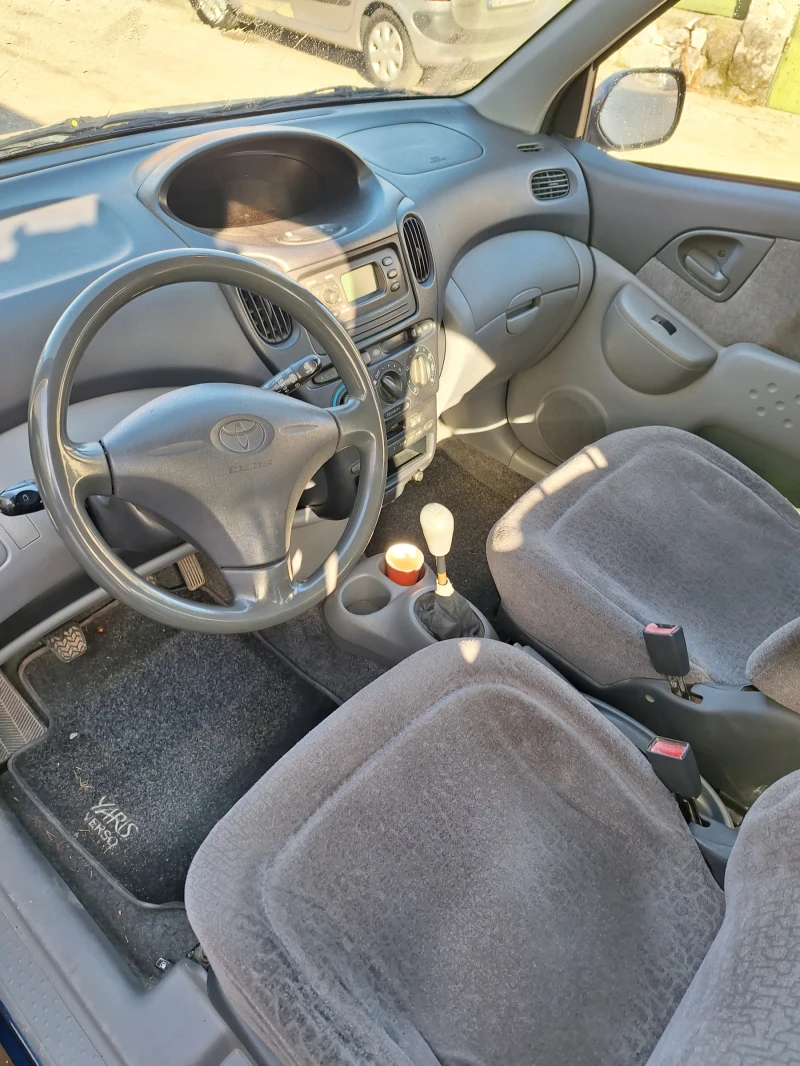 Toyota Yaris verso 1.3, снимка 4 - Автомобили и джипове - 48907774