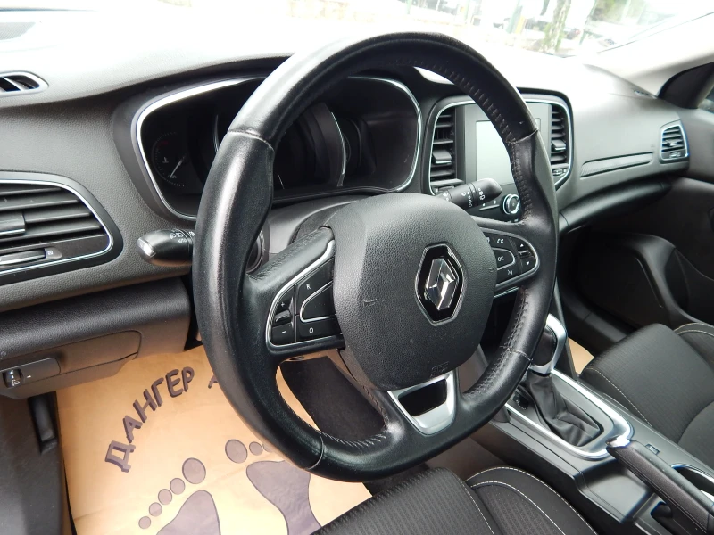 Renault Megane 1.5DCI* ПЕРФЕКТНА* , снимка 12 - Автомобили и джипове - 51204823