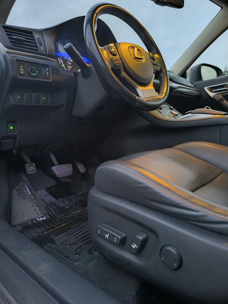 Lexus CT 200h, снимка 17 - Автомобили и джипове - 52777796