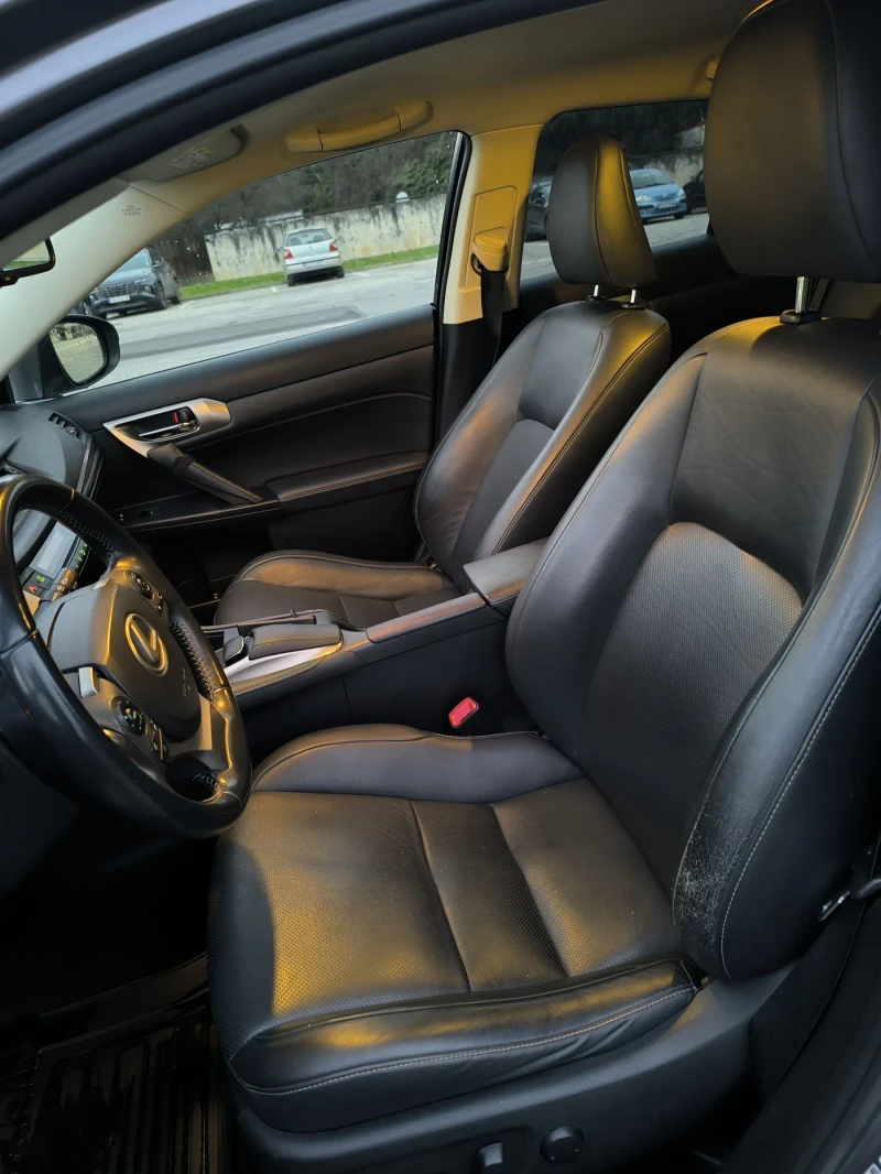 Lexus CT 200h, снимка 16 - Автомобили и джипове - 52777796