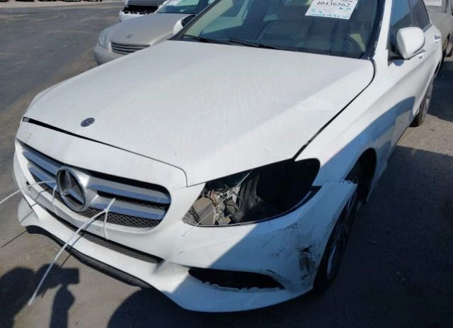 Mercedes-Benz C 300, снимка 5 - Автомобили и джипове - 48392783