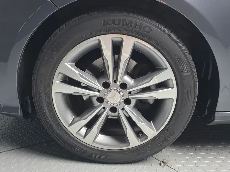Mercedes-Benz E 220 BlueTEC Avantgarde - САМО 30% АВАНС, снимка 5 - Автомобили и джипове - 55800252