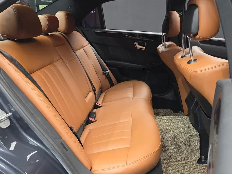 Mercedes-Benz E 220 BlueTEC Avantgarde - САМО 30% АВАНС, снимка 12 - Автомобили и джипове - 55800252