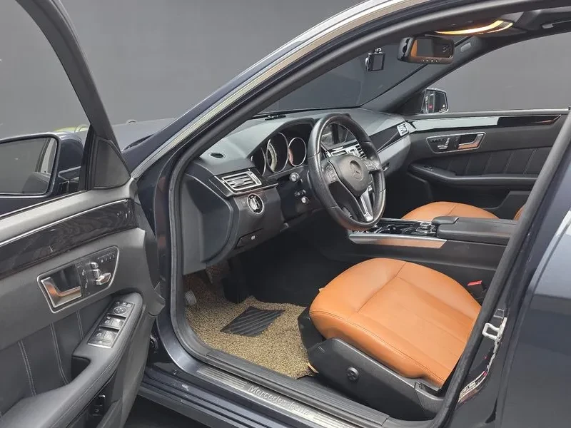 Mercedes-Benz E 220 BlueTEC Avantgarde - САМО 30% АВАНС, снимка 10 - Автомобили и джипове - 55800252