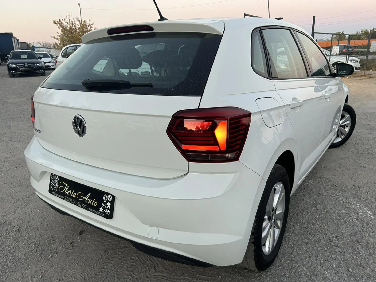 VW Polo 1.0 TSI 95 * LED * NAVI APP * ACC * EURO 6 *  - изображение 4