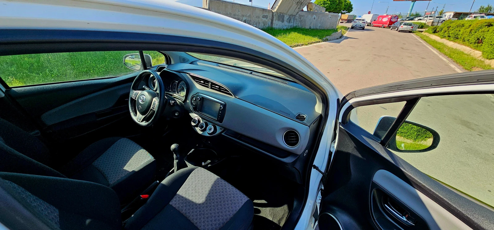 Toyota Yaris 1.0  - изображение 8