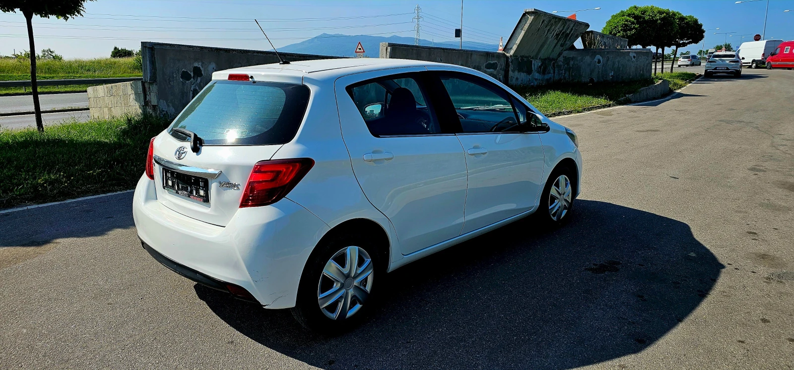 Toyota Yaris 1.0  - изображение 4