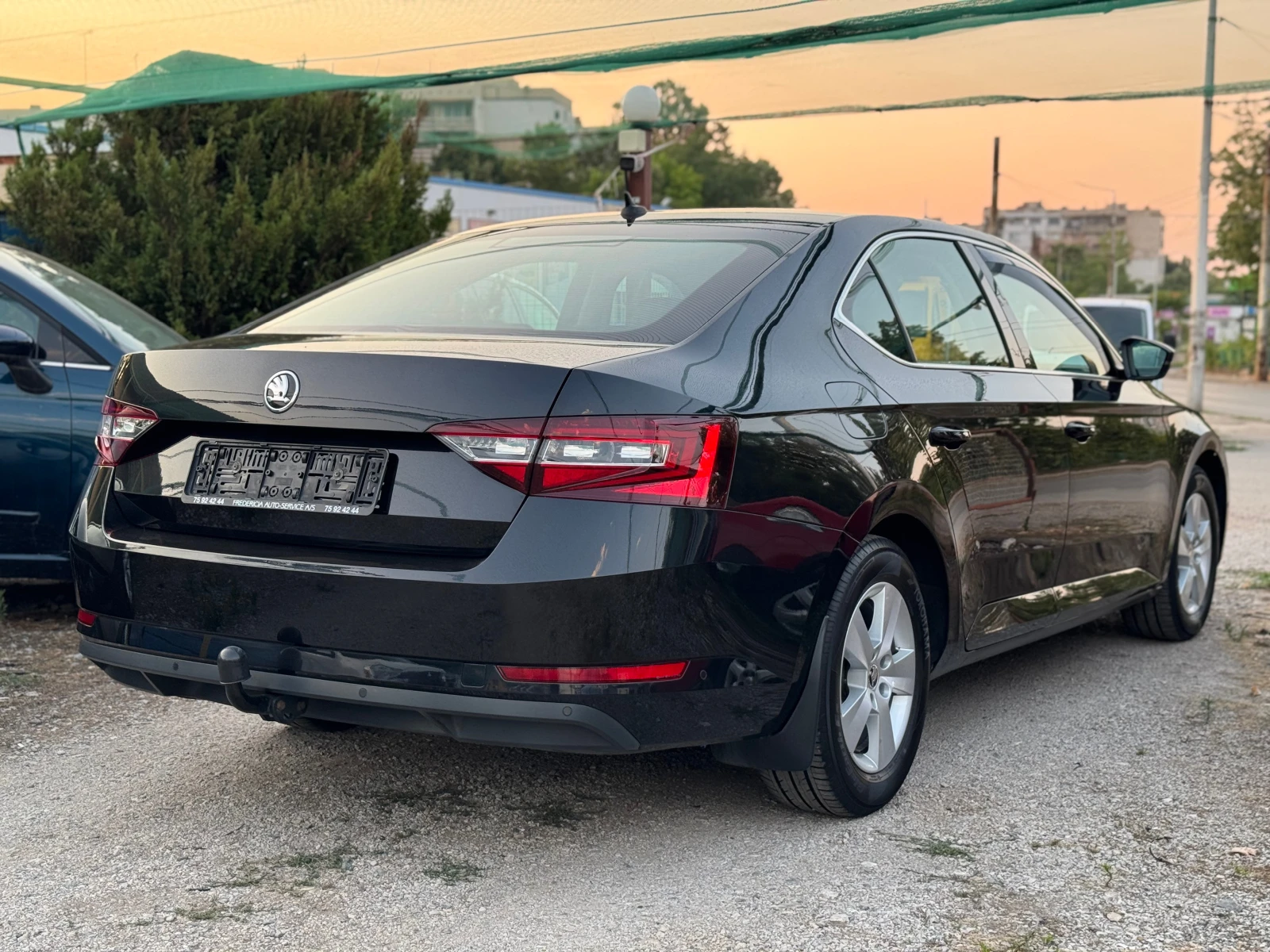 Skoda Superb 2.0TDI * DSG * NAVI * LED - изображение 6