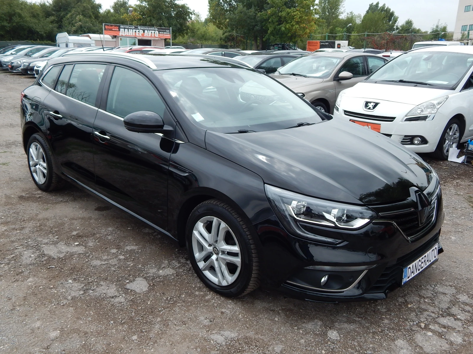 Renault Megane 1.5DCI* ПЕРФЕКТНА*  - изображение 3