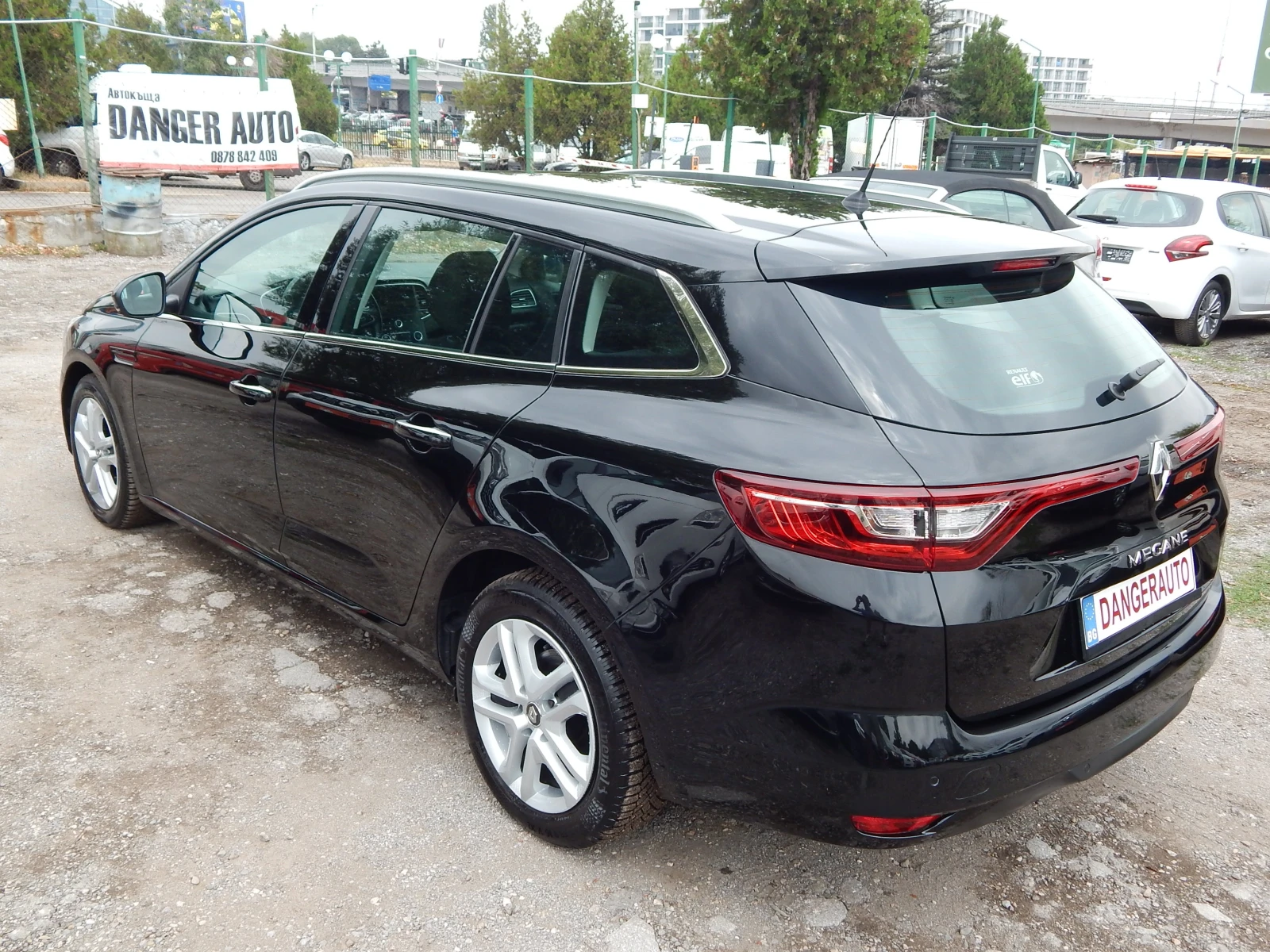 Renault Megane 1.5DCI* ПЕРФЕКТНА*  - изображение 6
