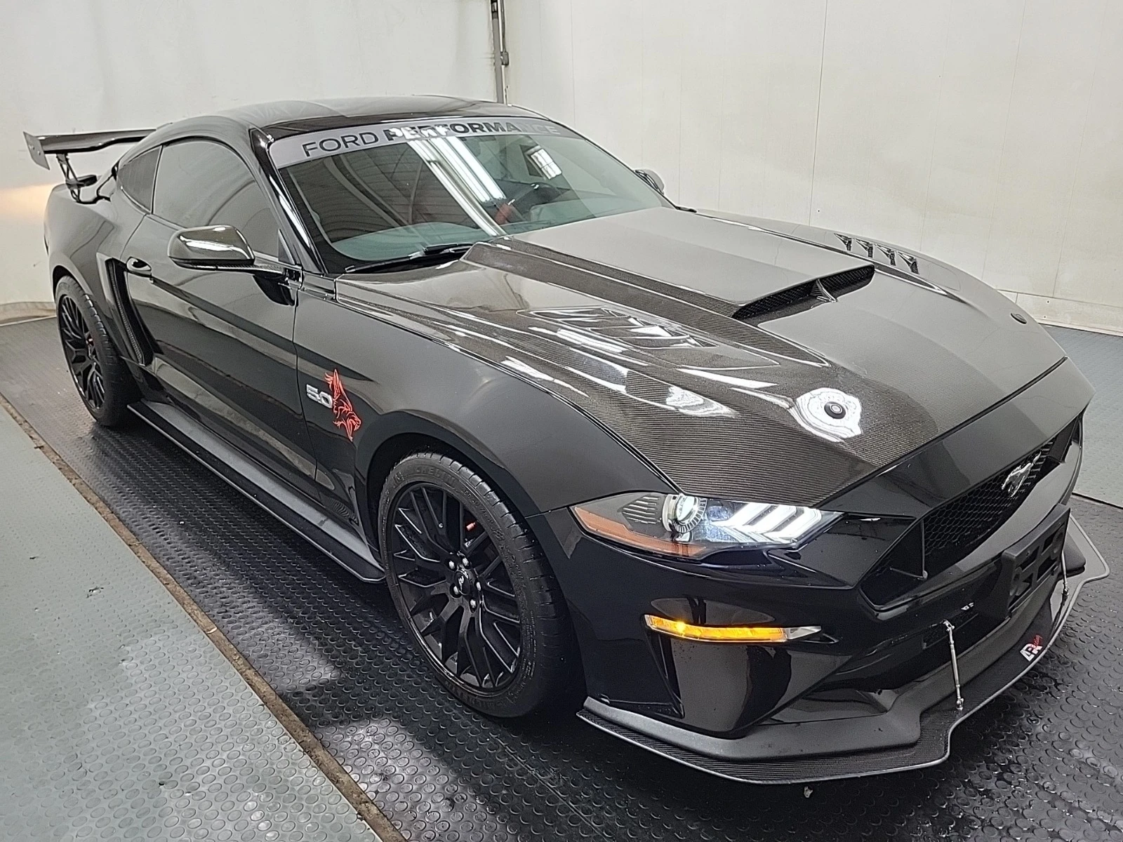 Ford Mustang GT * * CARFAX * * АВТО КРЕДИТ * *  - изображение 3