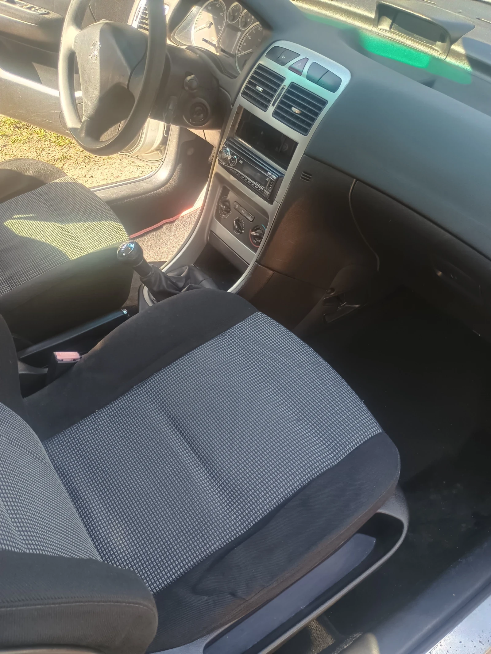 Peugeot 307 2.0HDI, снимка 9 - Автомобили и джипове - 53810640