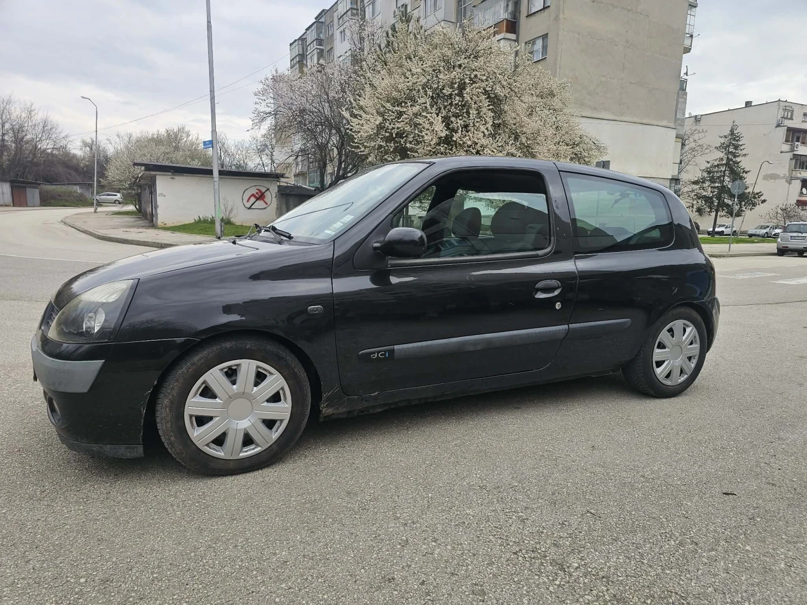 Renault Clio 1.5dci, снимка 2 - Автомобили и джипове - 54062872