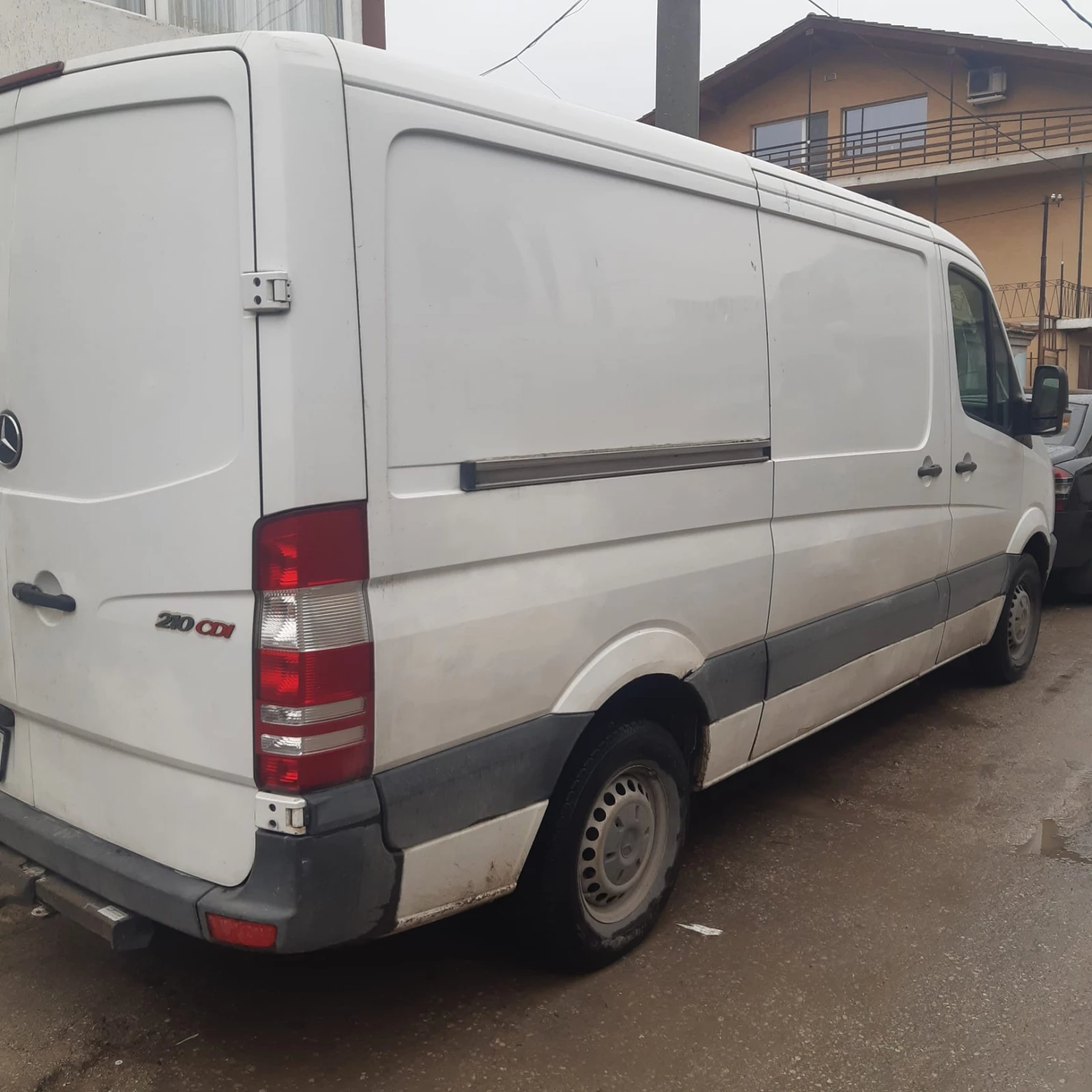 Mercedes-Benz 220 CDI, снимка 3 - Автомобили и джипове - 54084086