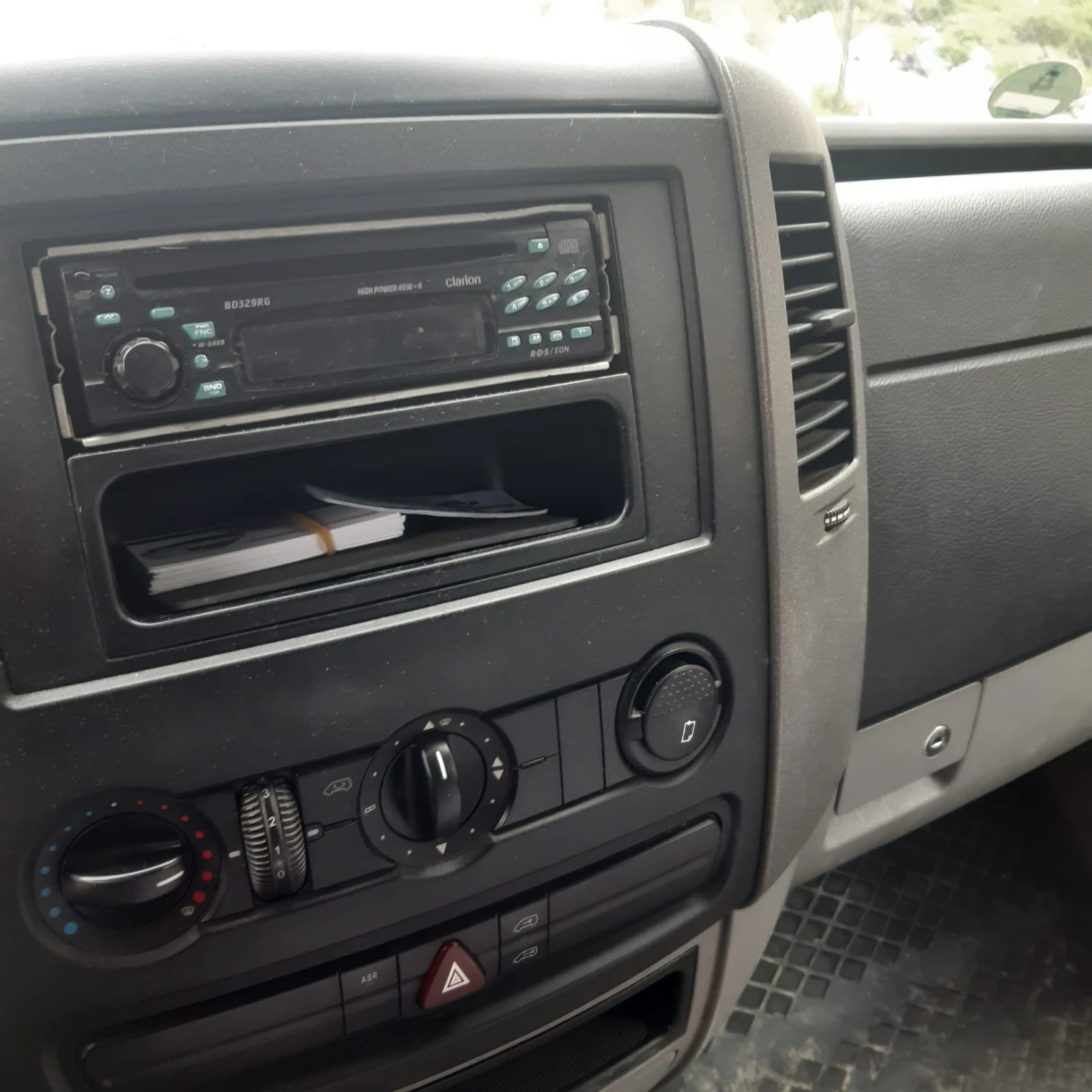 Mercedes-Benz 220 CDI, снимка 6 - Автомобили и джипове - 54084086