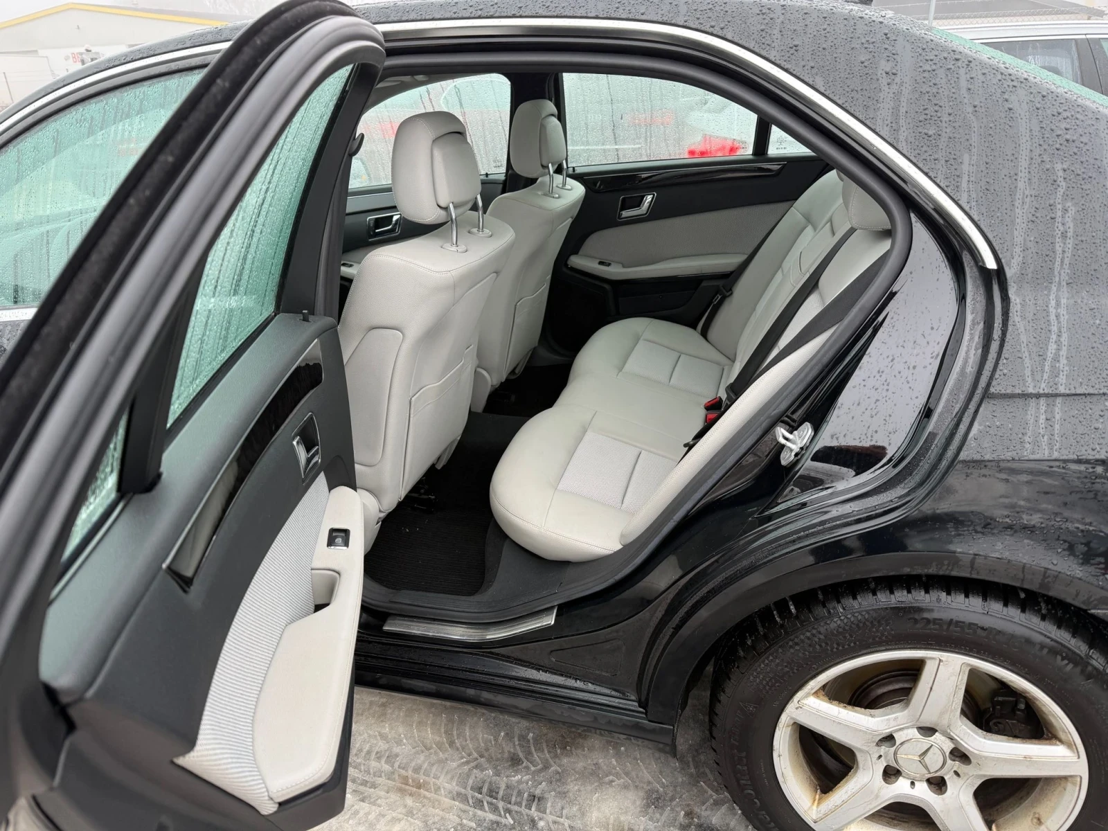 Mercedes-Benz E 350 * Панорама* BlindSpot* LineAssist* , снимка 7 - Автомобили и джипове - 54115659