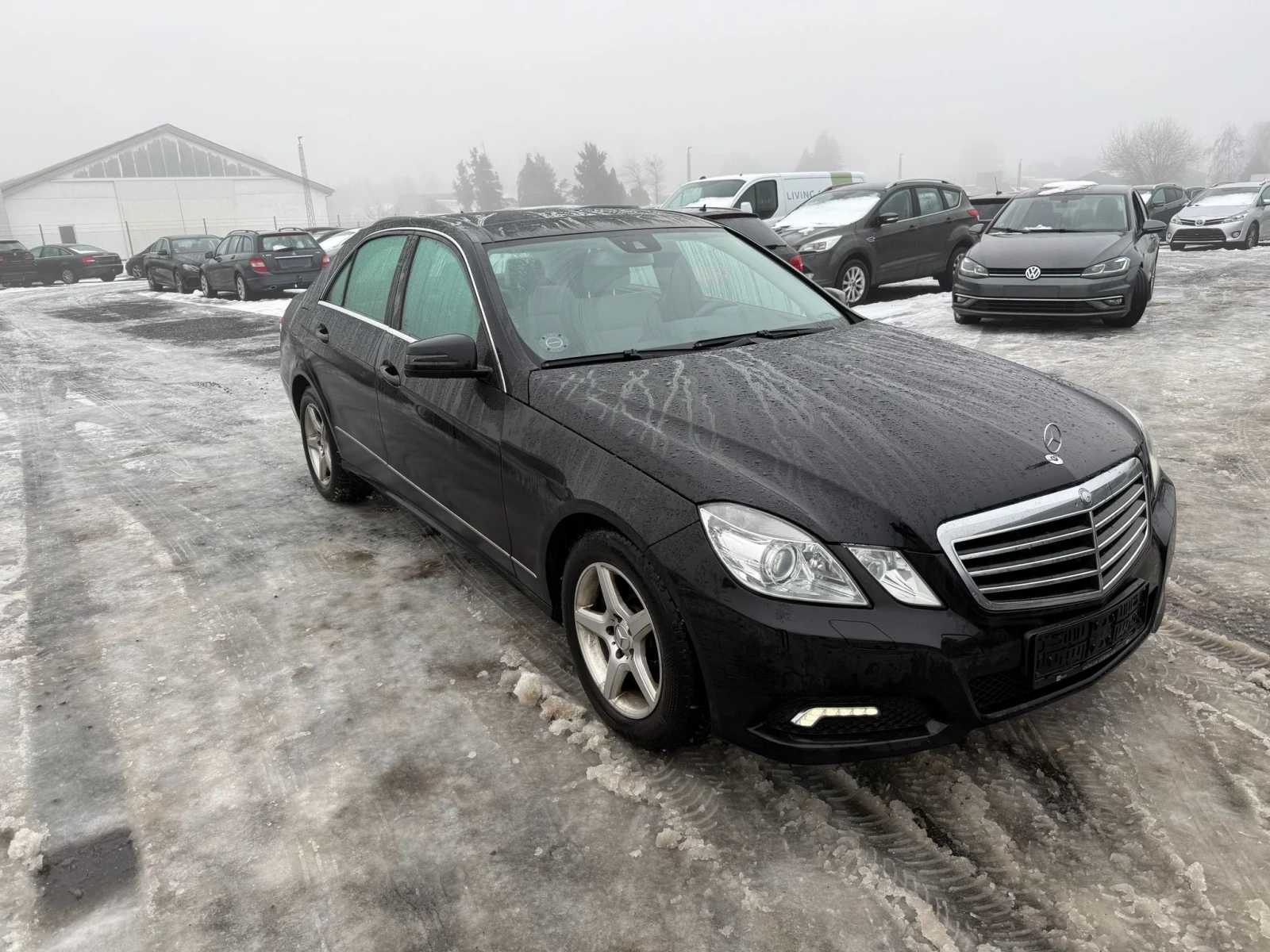 Mercedes-Benz E 350 * Панорама* BlindSpot* LineAssist* , снимка 3 - Автомобили и джипове - 54115659