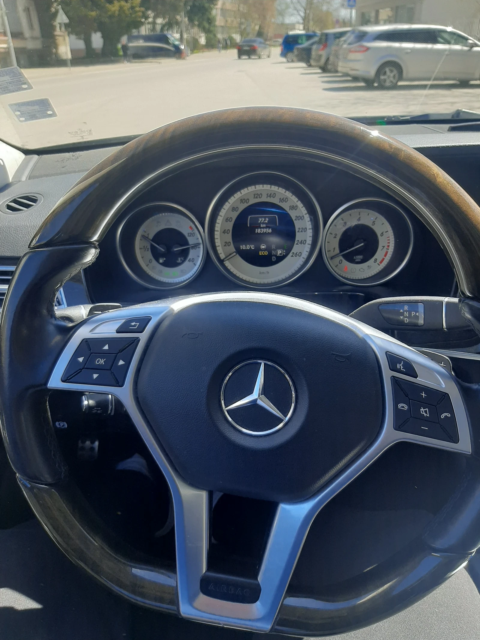 Mercedes-Benz E 500, снимка 4 - Автомобили и джипове - 54139059