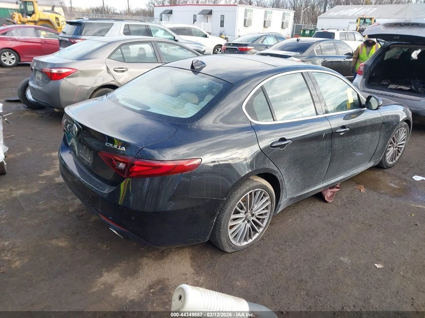 Alfa Romeo Giulia 2.0l Ti Rwd, снимка 4 - Автомобили и джипове - 54241463