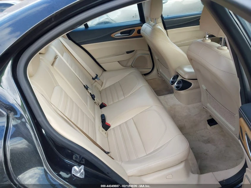 Alfa Romeo Giulia 2.0l Ti Rwd, снимка 8 - Автомобили и джипове - 54241463