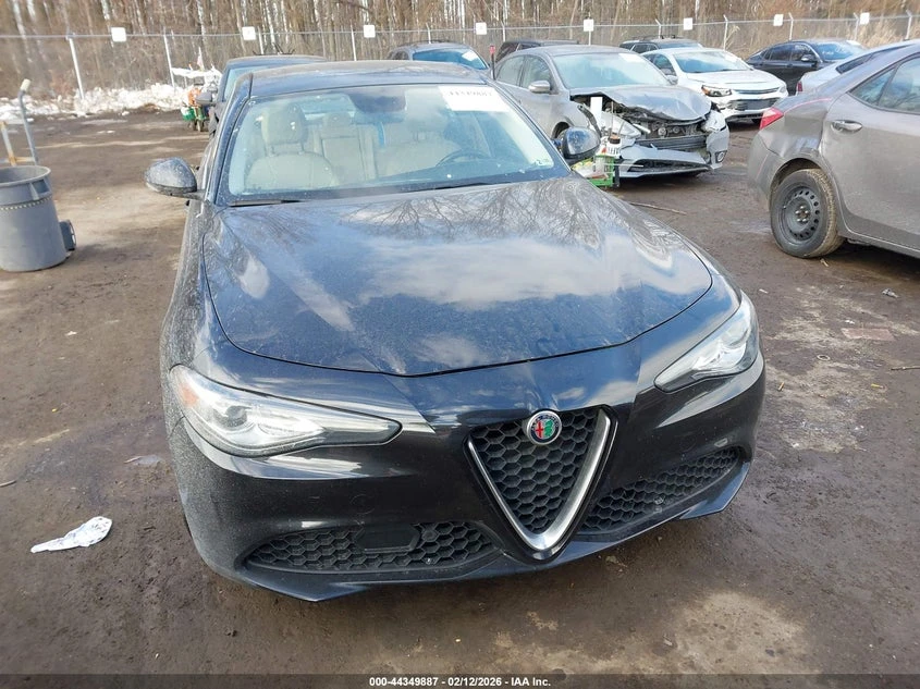 Alfa Romeo Giulia 2.0l Ti Rwd, снимка 12 - Автомобили и джипове - 54241463