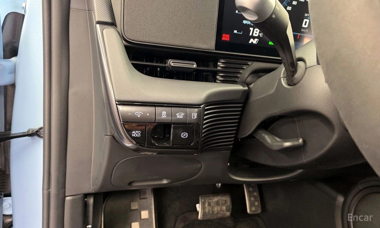 Hyundai Ioniq 5 * N* BUCKET SEATS* ALCANTARA* ПОДГРЕВ* ОБДУХВАНЕ* , снимка 15 - Автомобили и джипове - 54460409