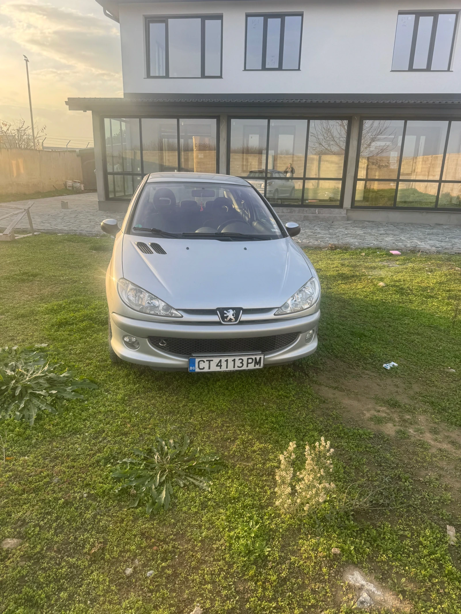 Peugeot 206 Лек, снимка 4 - Автомобили и джипове - 54742535