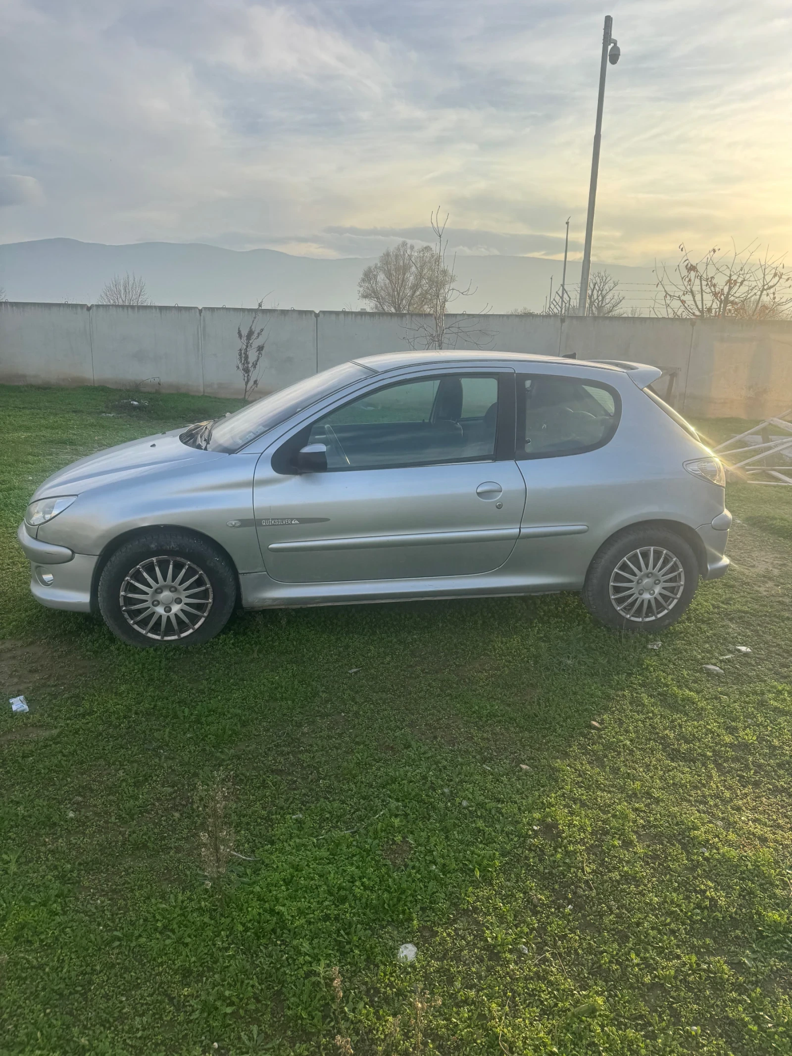 Peugeot 206 Лек, снимка 2 - Автомобили и джипове - 54742535