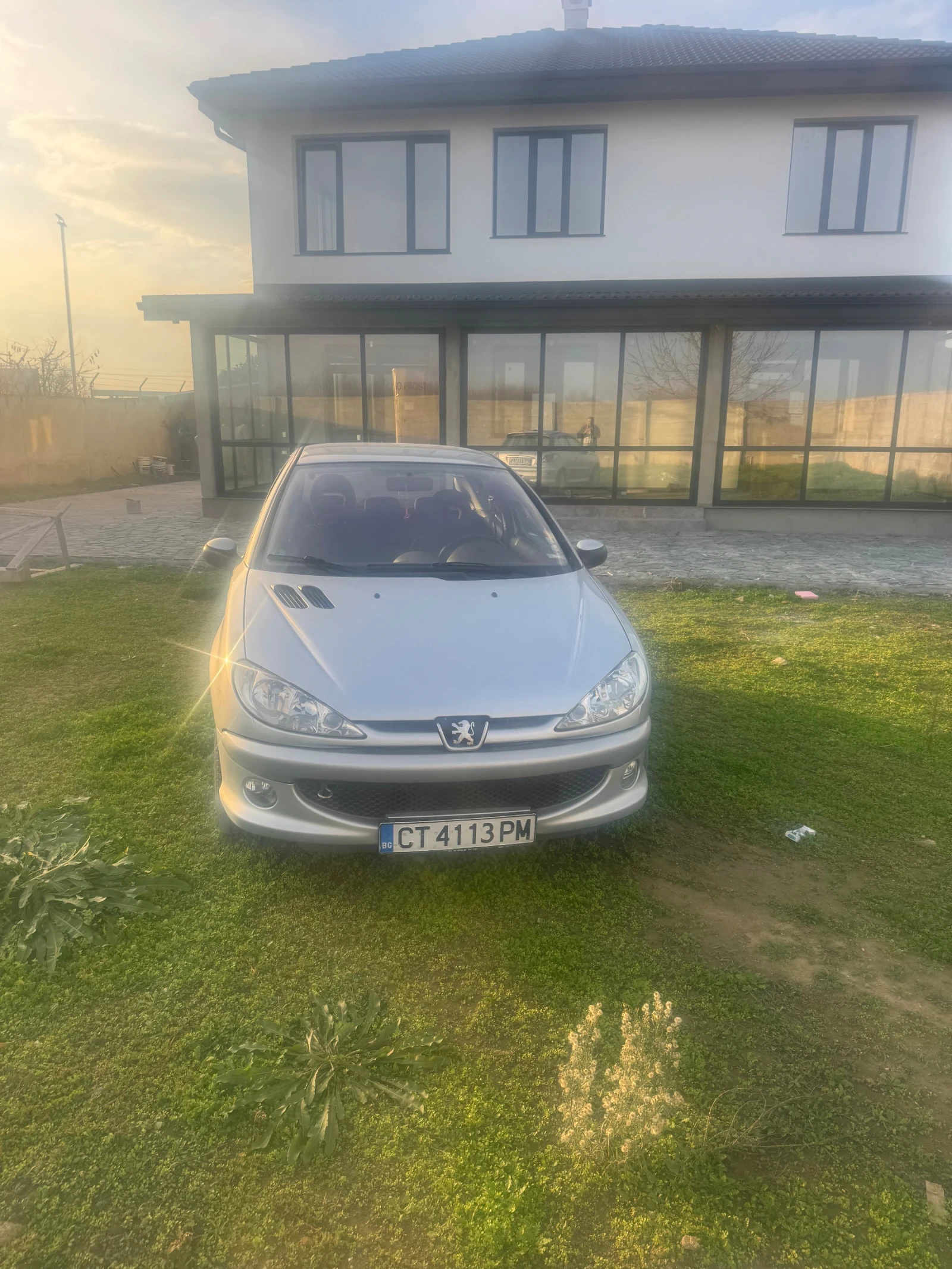 Peugeot 206 Лек, снимка 3 - Автомобили и джипове - 54742535