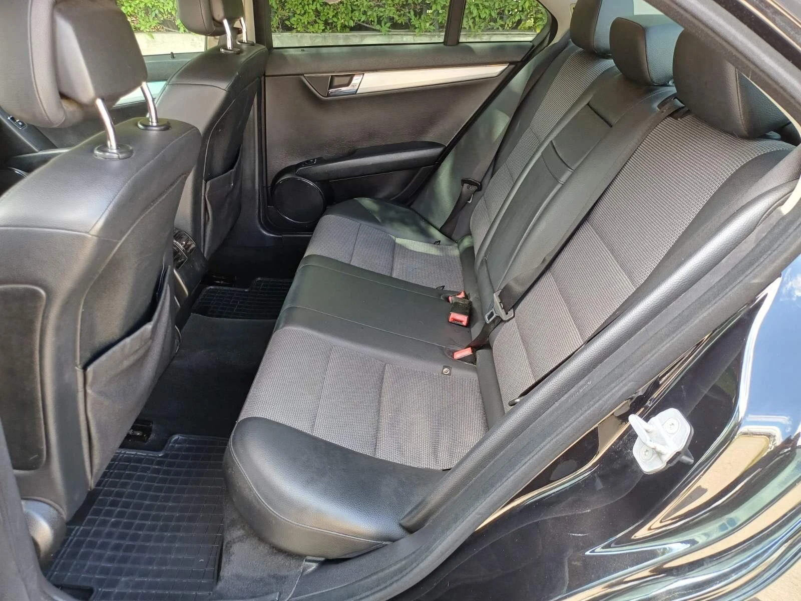 Mercedes-Benz C 220 CDI Avangarde, снимка 14 - Автомобили и джипове - 55275113