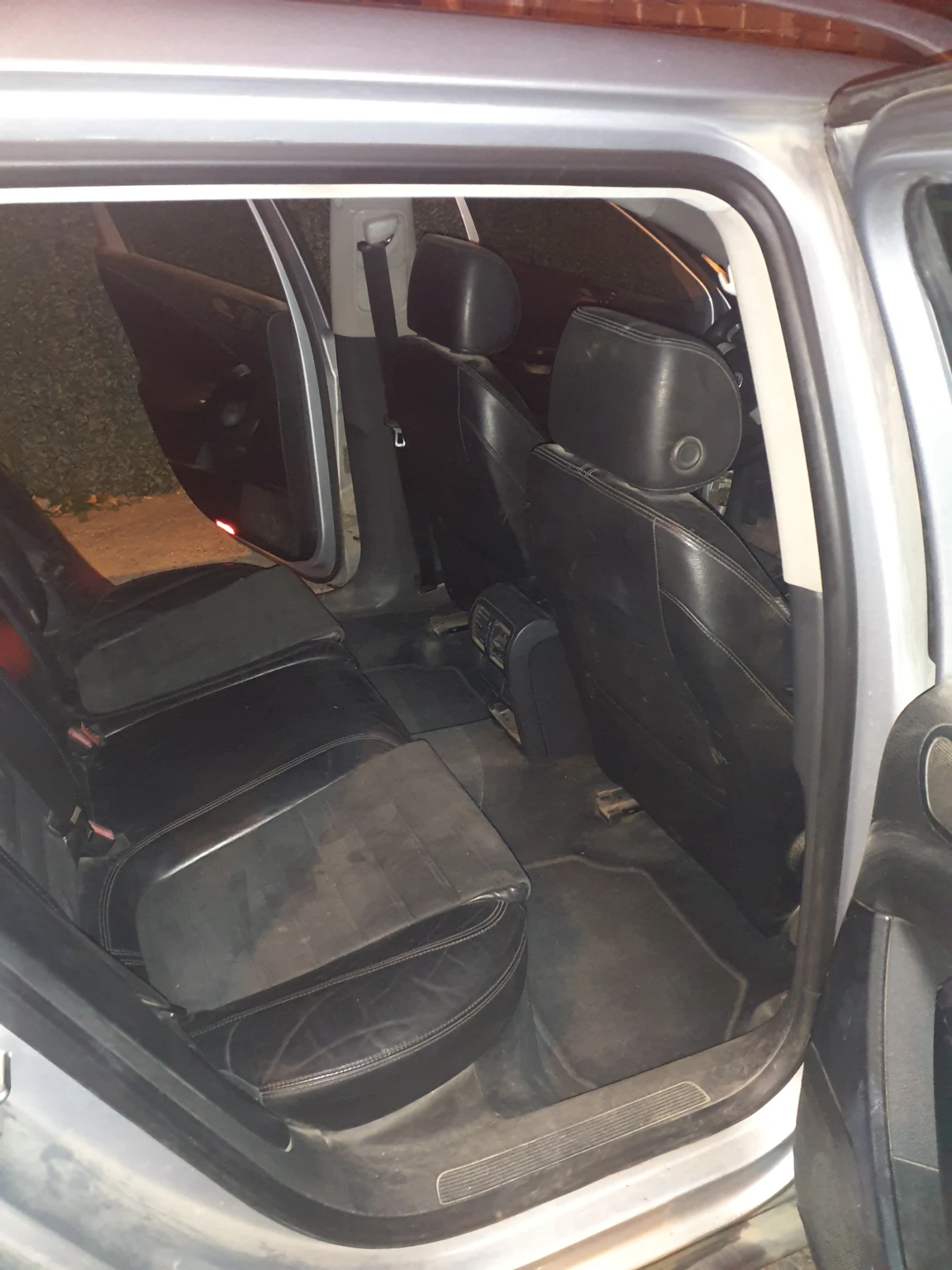 VW Passat 2.0 TDI, снимка 9 - Автомобили и джипове - 56167461
