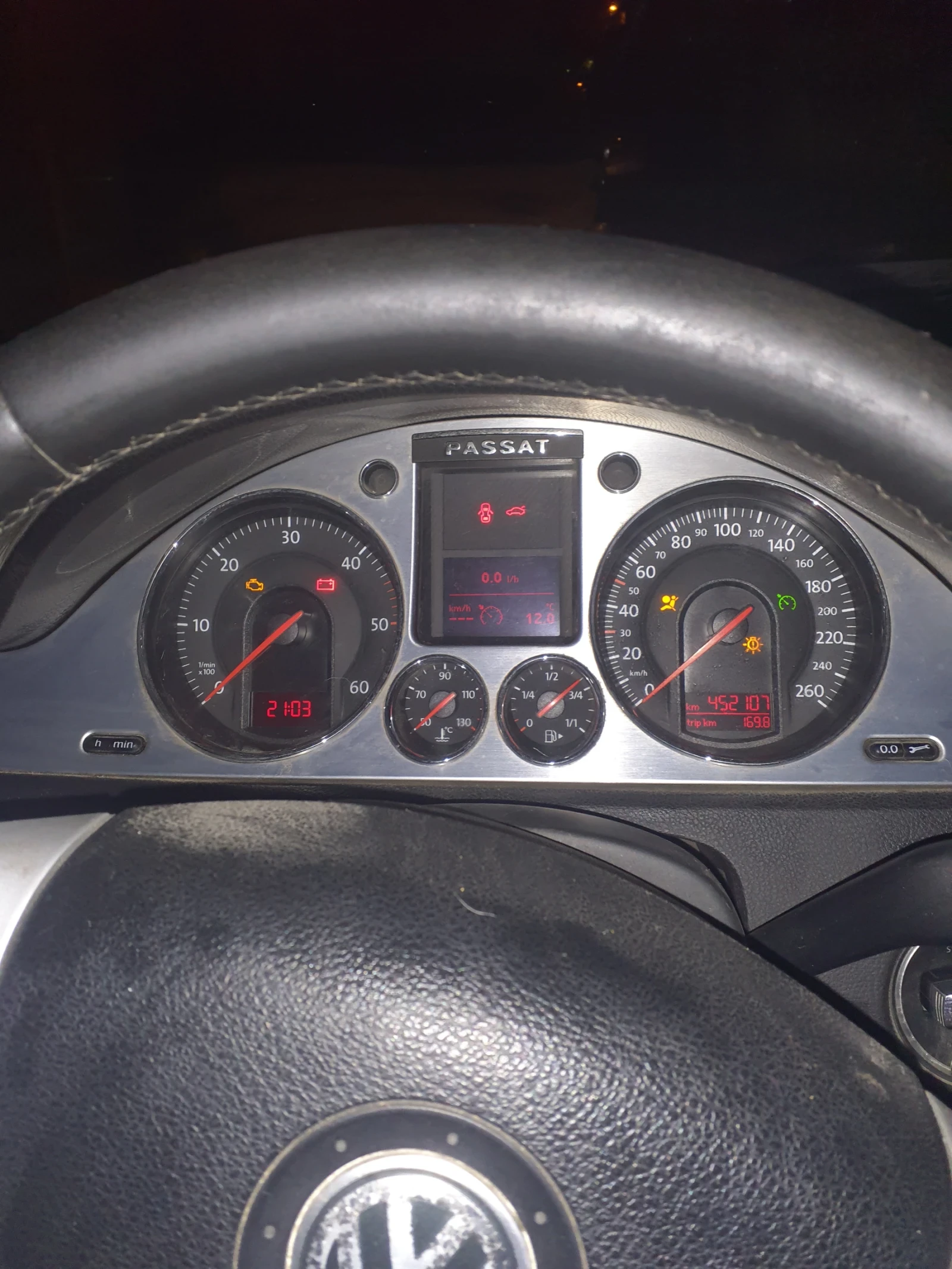 VW Passat 2.0 TDI, снимка 5 - Автомобили и джипове - 56167461