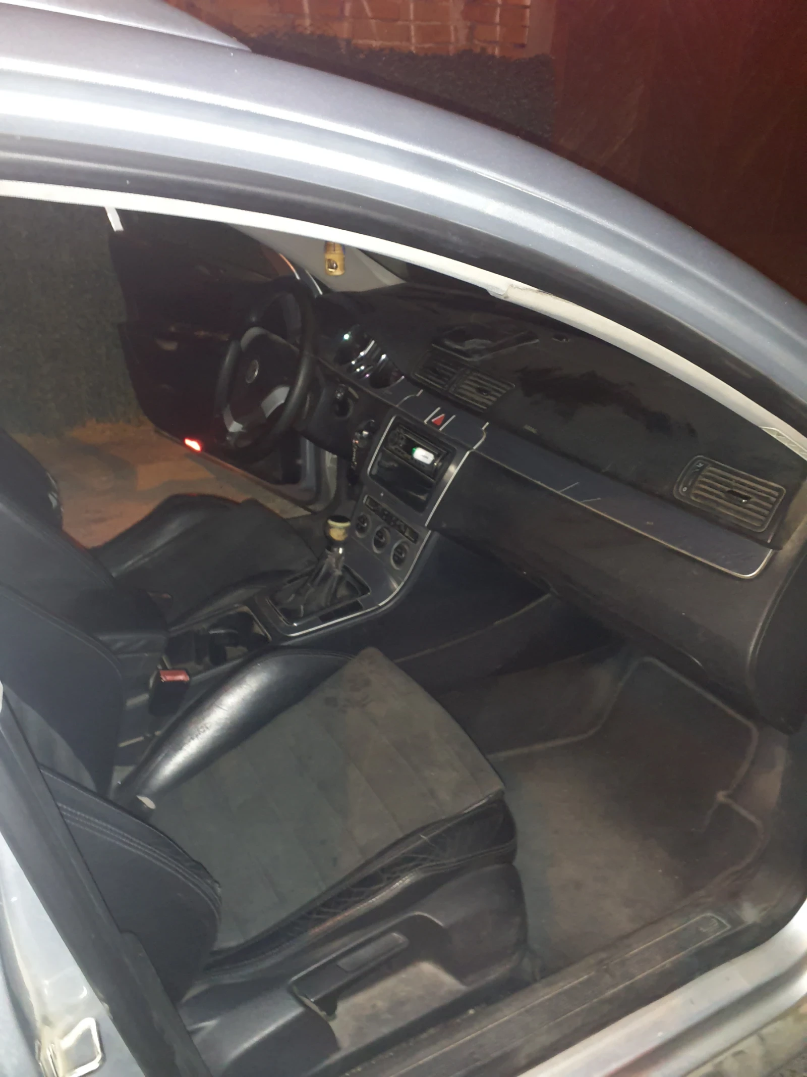 VW Passat 2.0 TDI, снимка 10 - Автомобили и джипове - 56167461