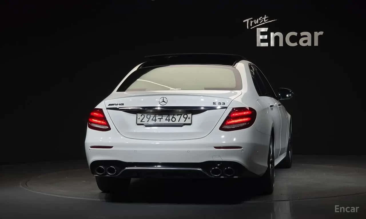 Mercedes-Benz E 53 AMG 4MATIC+ /ОБДУХВАНЕ/ПАНОРАМА/ДИСТРОНИК/360, снимка 4 - Автомобили и джипове - 56210889