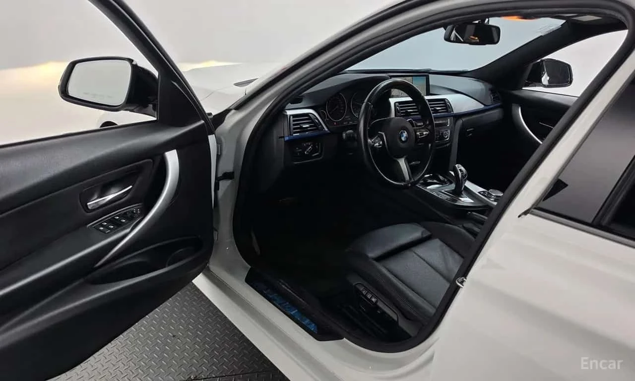 BMW 320 d| ПЪЛЕН М-ПАКЕТ| ПАНО| ПАМЕТ| HEAD-UP| ПОДГРЕВИ, снимка 10 - Автомобили и джипове - 56216963