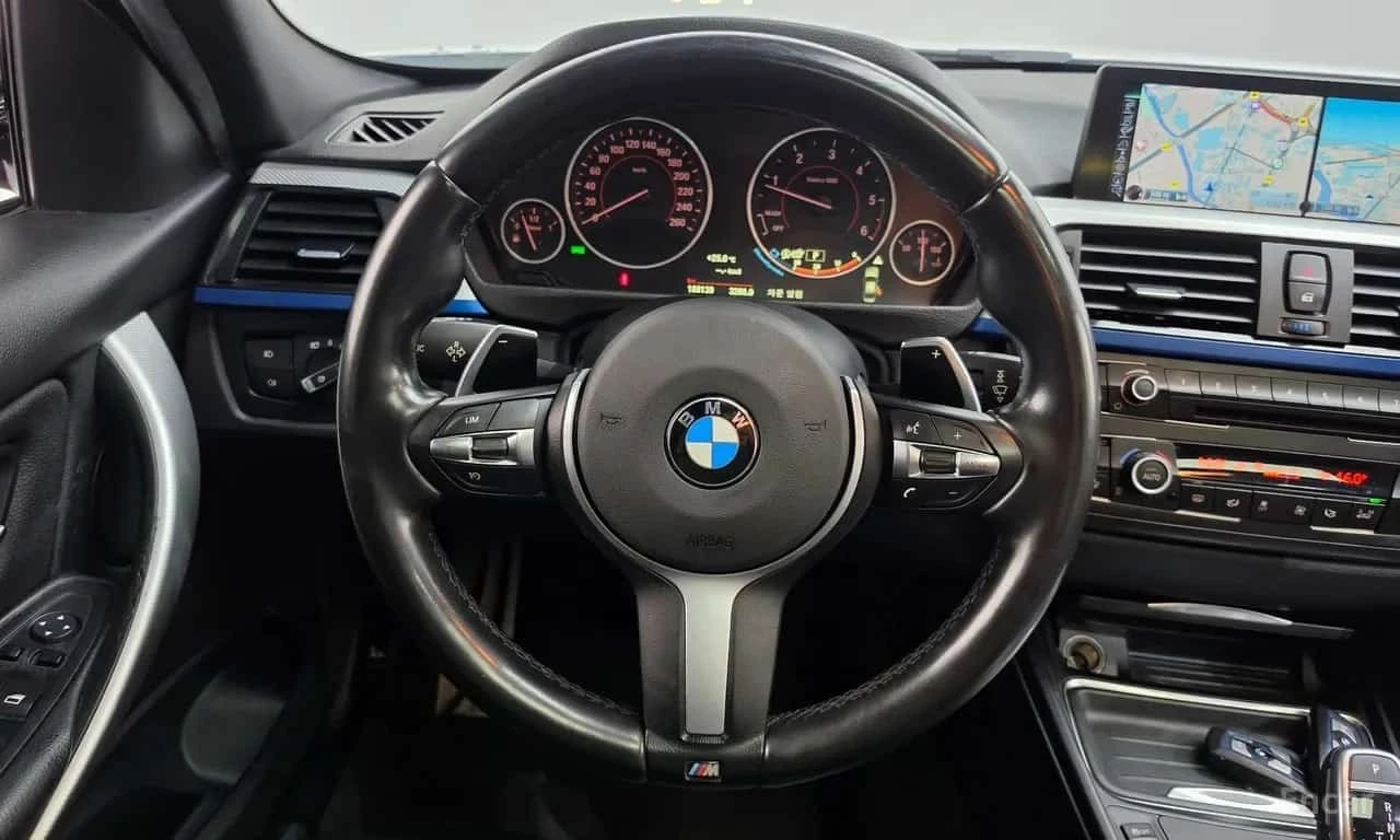 BMW 320 d| ПЪЛЕН М-ПАКЕТ| ПАНО| ПАМЕТ| HEAD-UP| ПОДГРЕВИ, снимка 13 - Автомобили и джипове - 56216963