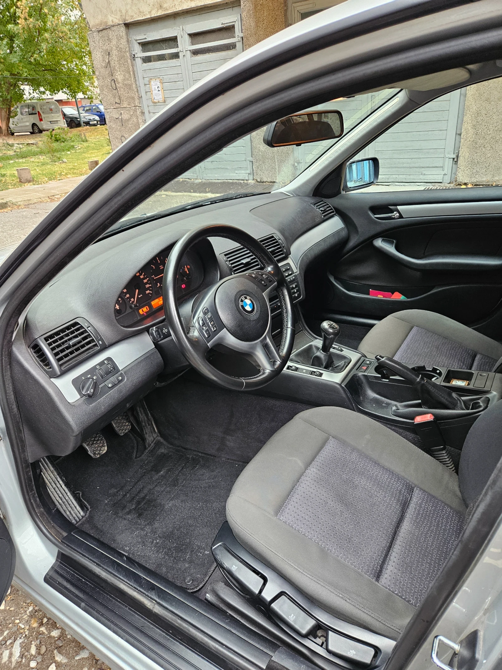 BMW 320, снимка 13 - Автомобили и джипове - 56234582