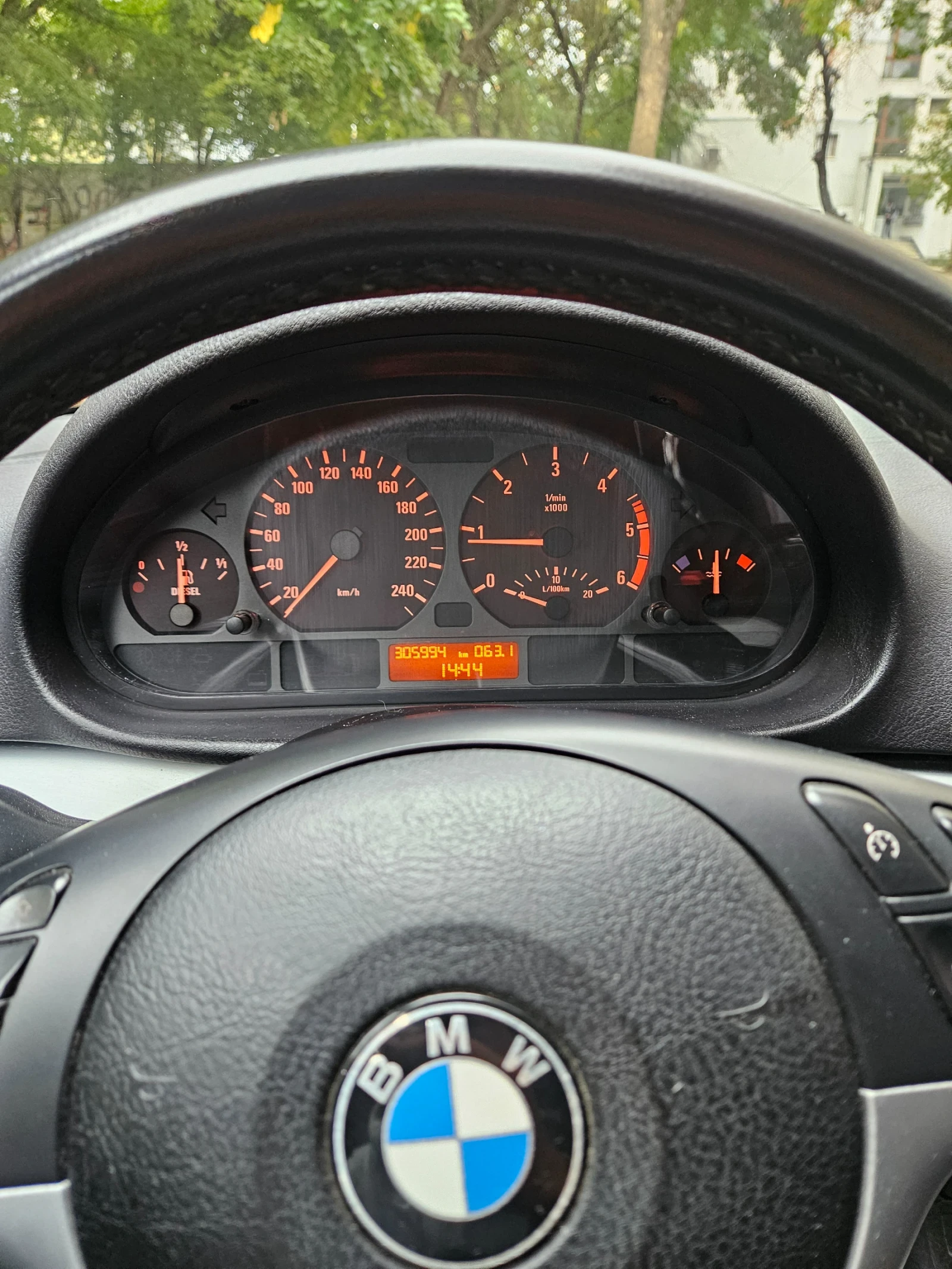 BMW 320, снимка 14 - Автомобили и джипове - 56234582