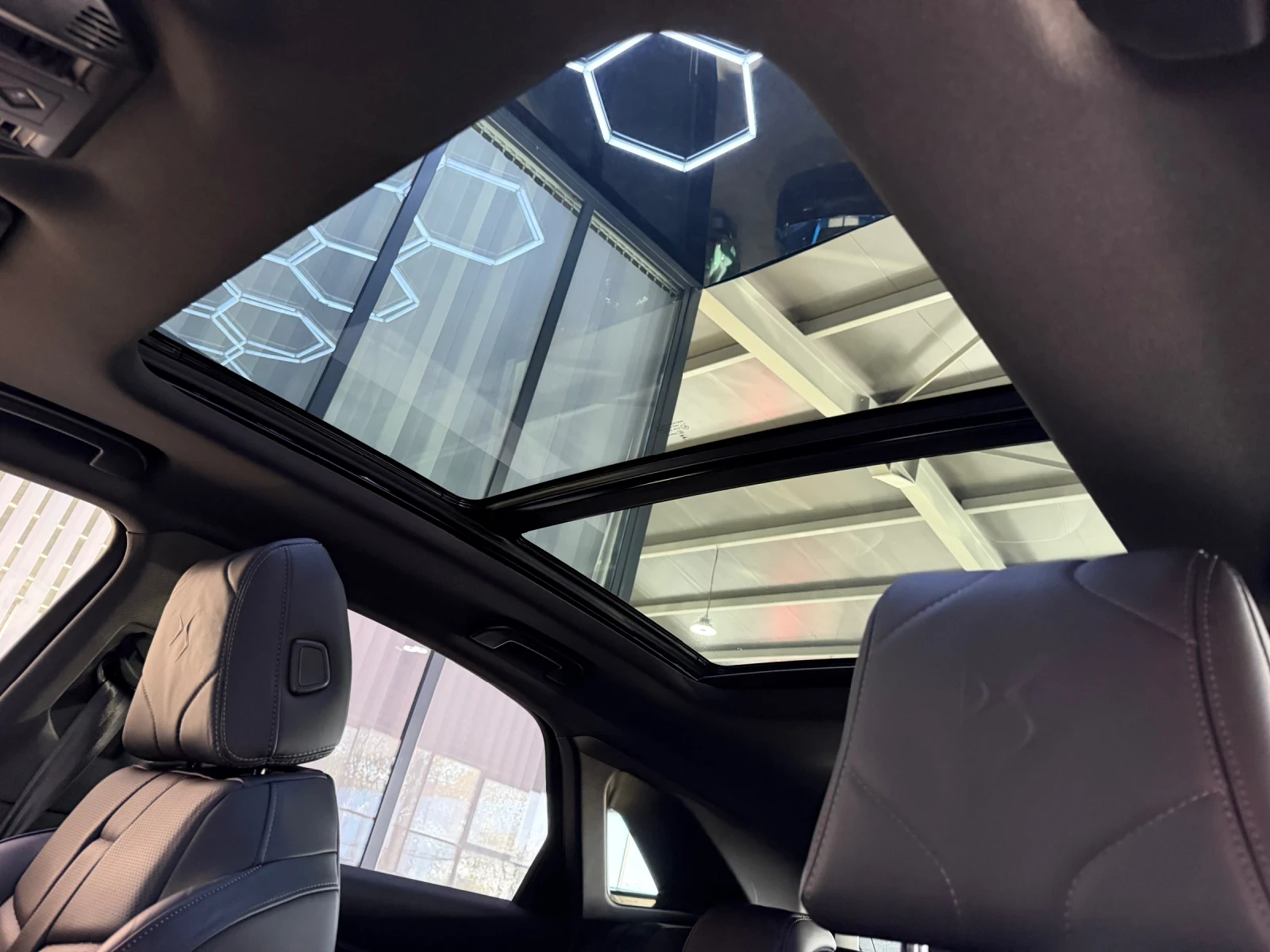 DS DS 7 Crossback 1.6 * PLUG-IN * FULL * ПАНОРАМА, снимка 14 - Автомобили и джипове - 56294775
