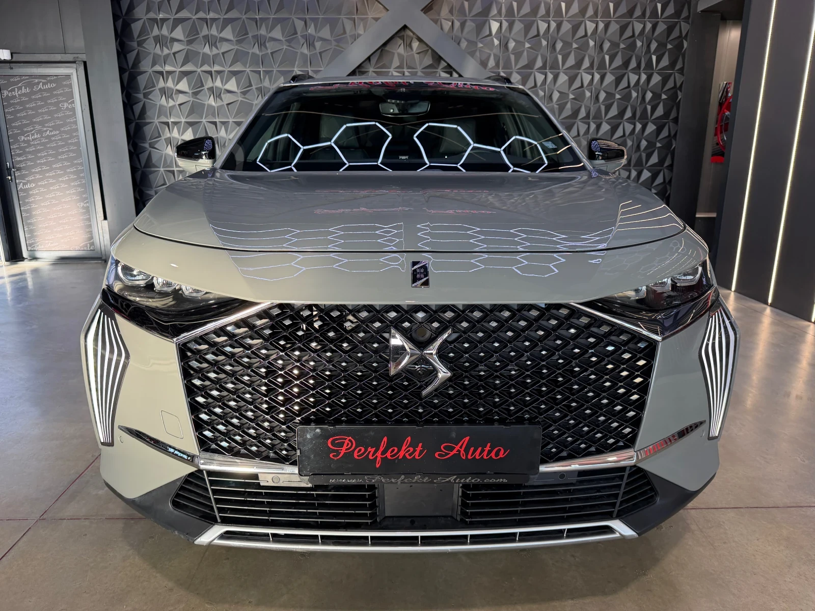 DS DS 7 Crossback 1.6 * PLUG-IN * FULL * ПАНОРАМА, снимка 2 - Автомобили и джипове - 56294775