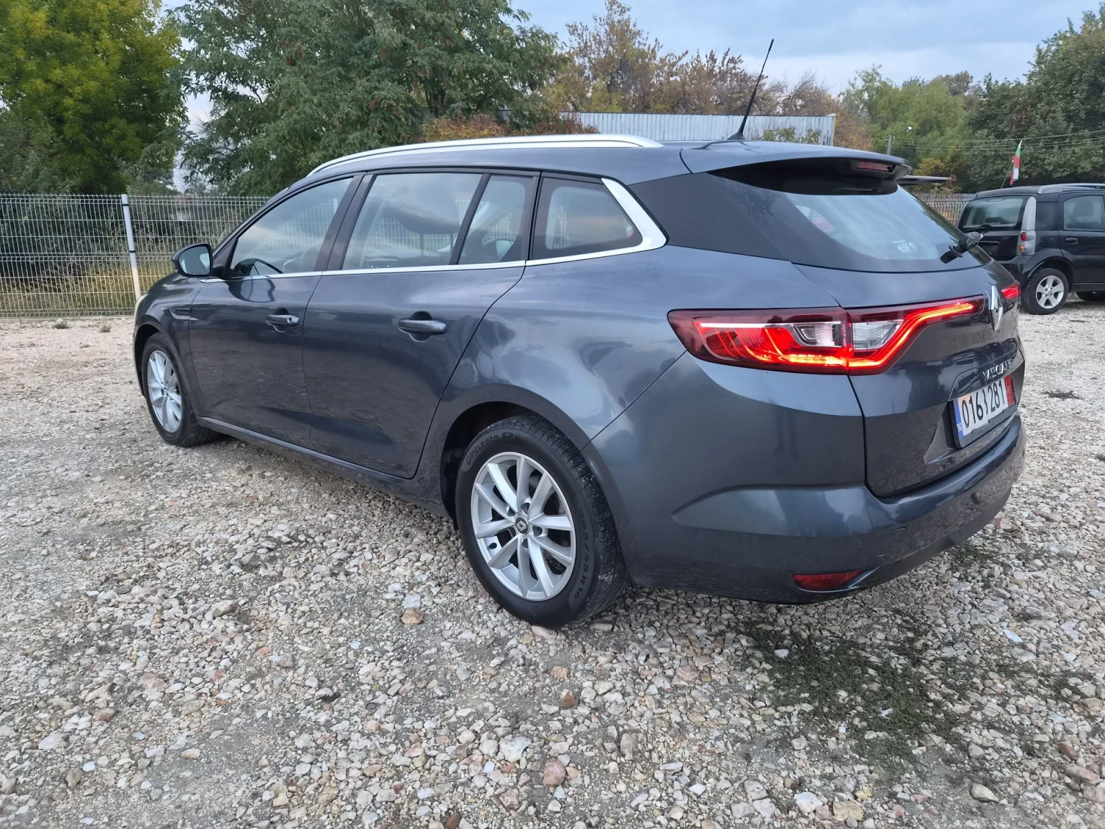 Renault Megane 1.5dci 110кс, снимка 6 - Автомобили и джипове - 56654496