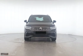 VW Tiguan 2.0TDI  RLine/150HP/PANO/NAVI/SUNROOF/CARPLAY/230b, снимка 4