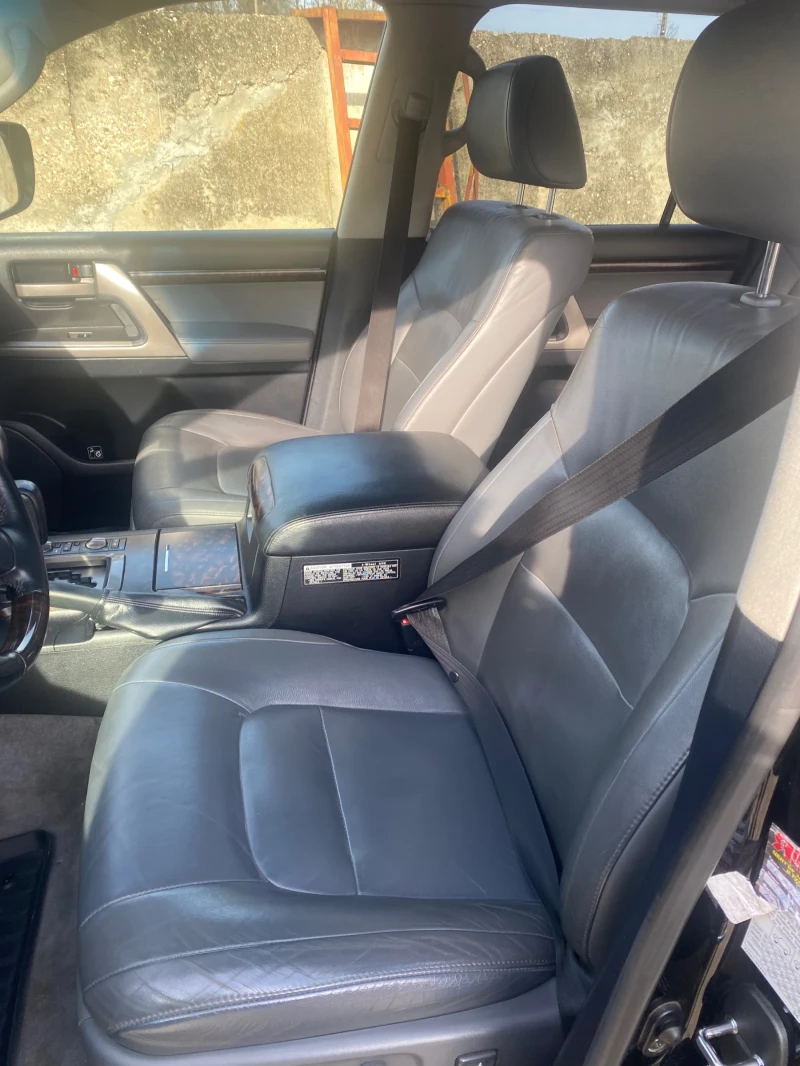 Toyota Land cruiser LC200 , снимка 7 - Автомобили и джипове - 52628236