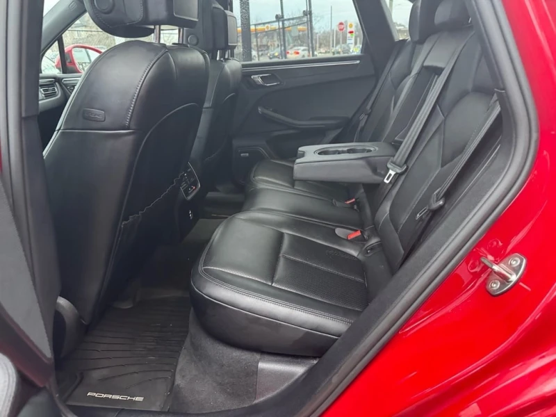 Porsche Macan * AWD, Pano, Navi, Leather, Blind Spots, Lane Assi, снимка 14 - Автомобили и джипове - 53013067