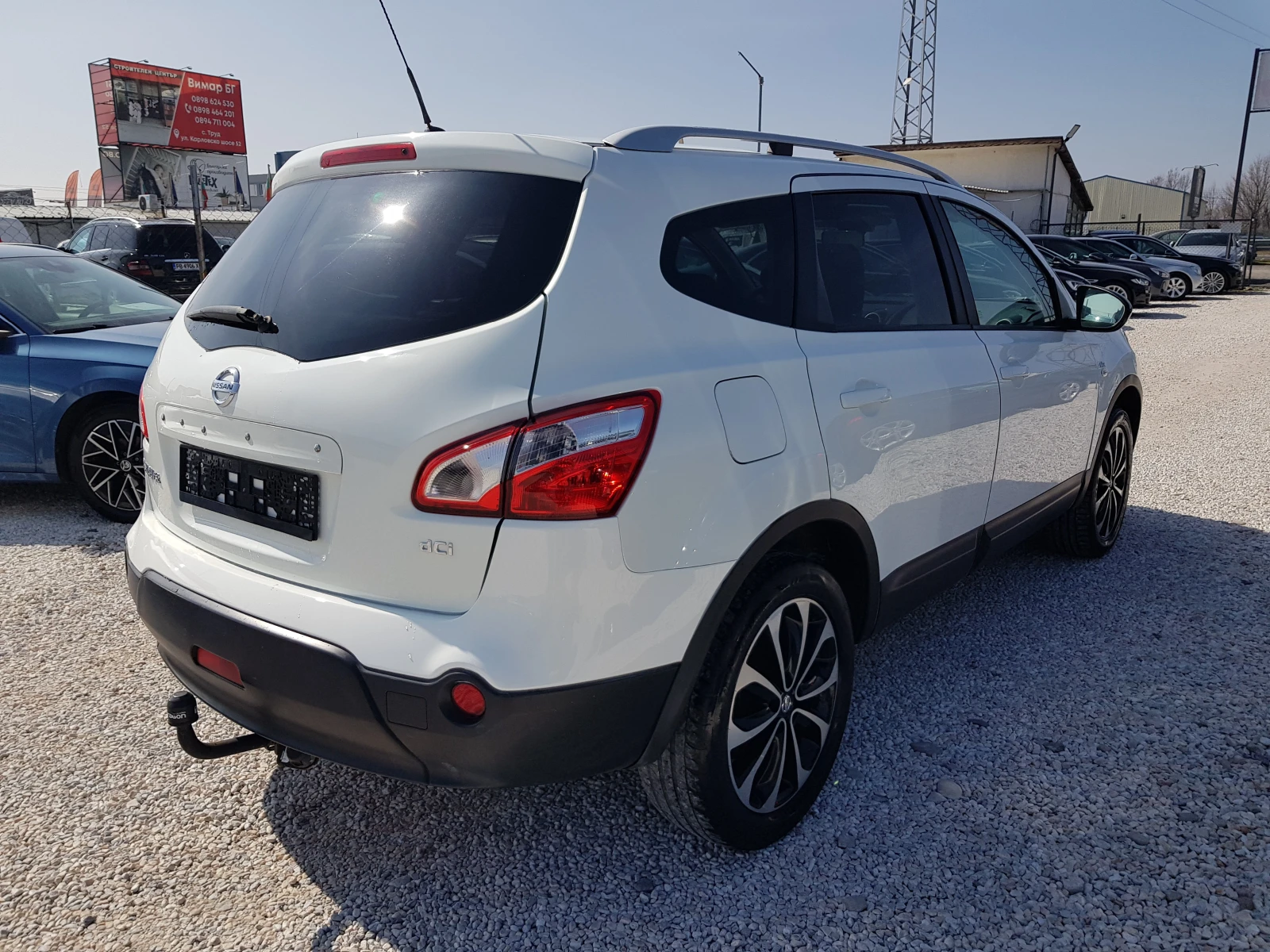 Nissan Qashqai 2.0 DCI 4X4 TEKNA 7 места ЛИЗИНГ, снимка 4 - Автомобили и джипове - 53827231