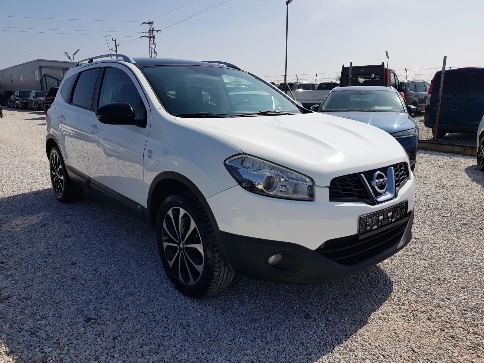 Nissan Qashqai 2.0 DCI 4X4 TEKNA 7 места ЛИЗИНГ, снимка 3 - Автомобили и джипове - 53827231